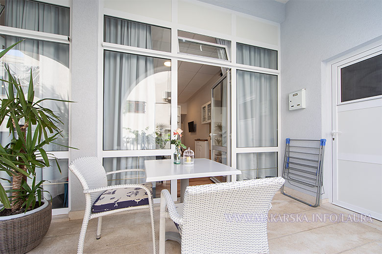 apartments Laura, Makarska - veranda